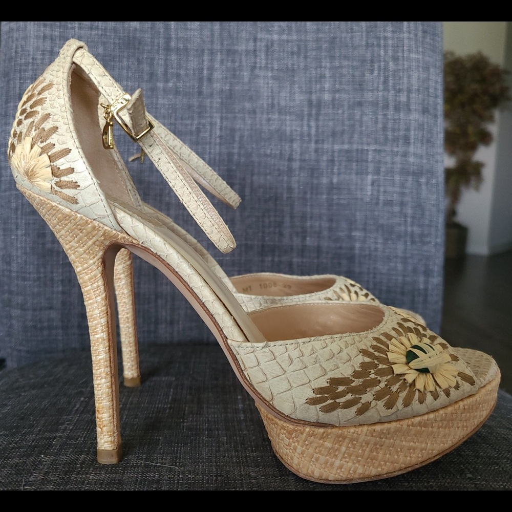 Size 39 Christian Dior sandals